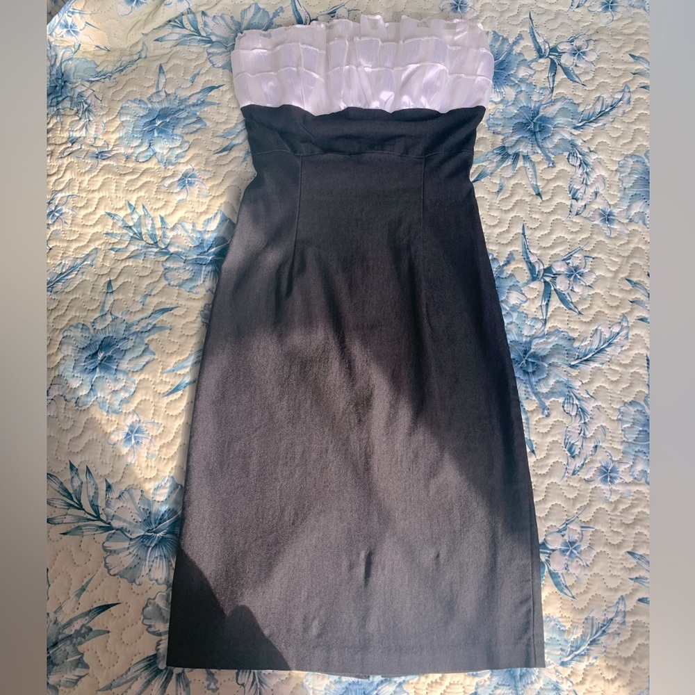 Black and white strapless